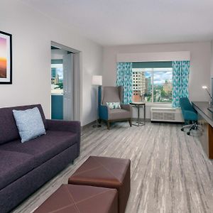 One-Bedroom King Suite